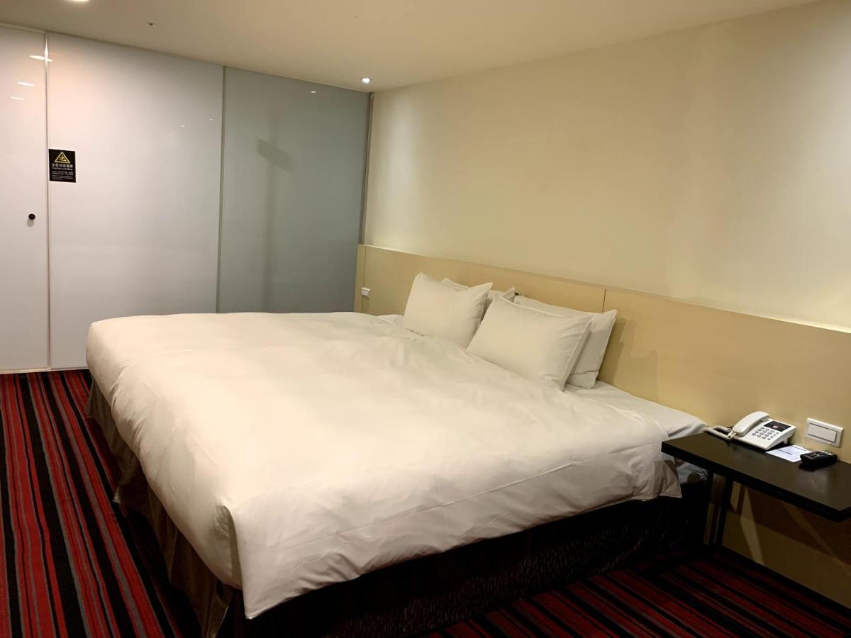 De Reve Express Hotel Цзяи Экстерьер фото